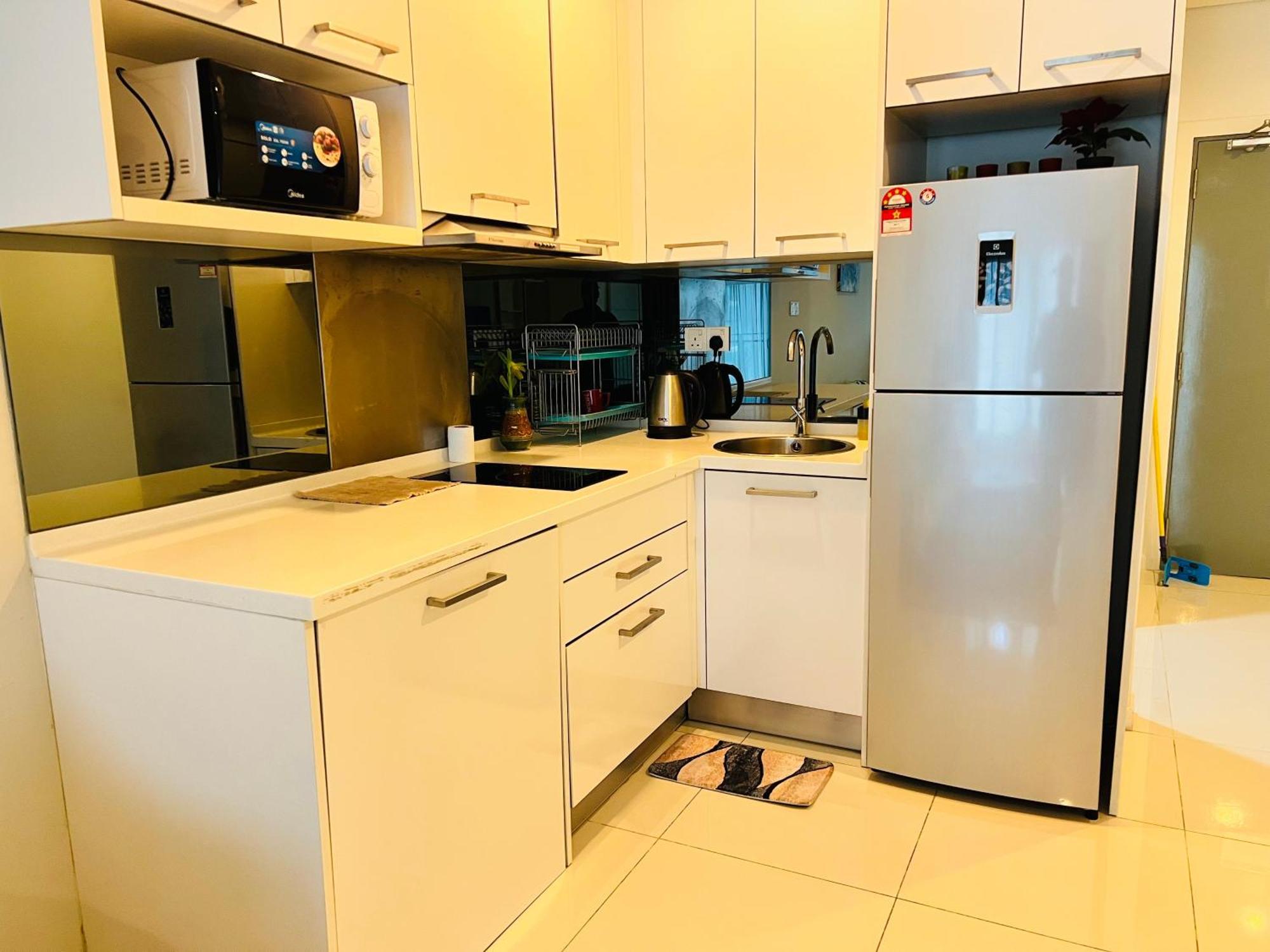 Mercu Summer Suites Klcc By Sweet Home Куала Лумпур Екстериор снимка