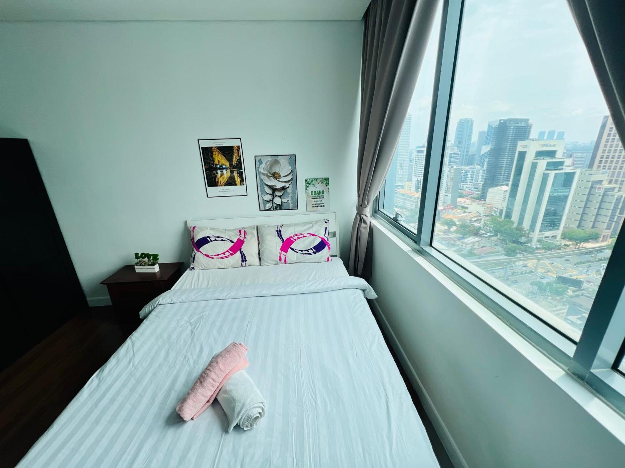 Mercu Summer Suites Klcc By Sweet Home Куала Лумпур Екстериор снимка